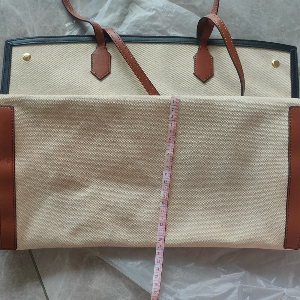 Burberry Beige and Black Tote with Tan Straps - Picture 3 of 11